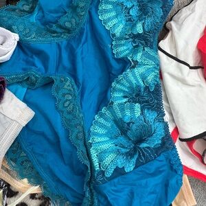 Women underwear medium bundle 15